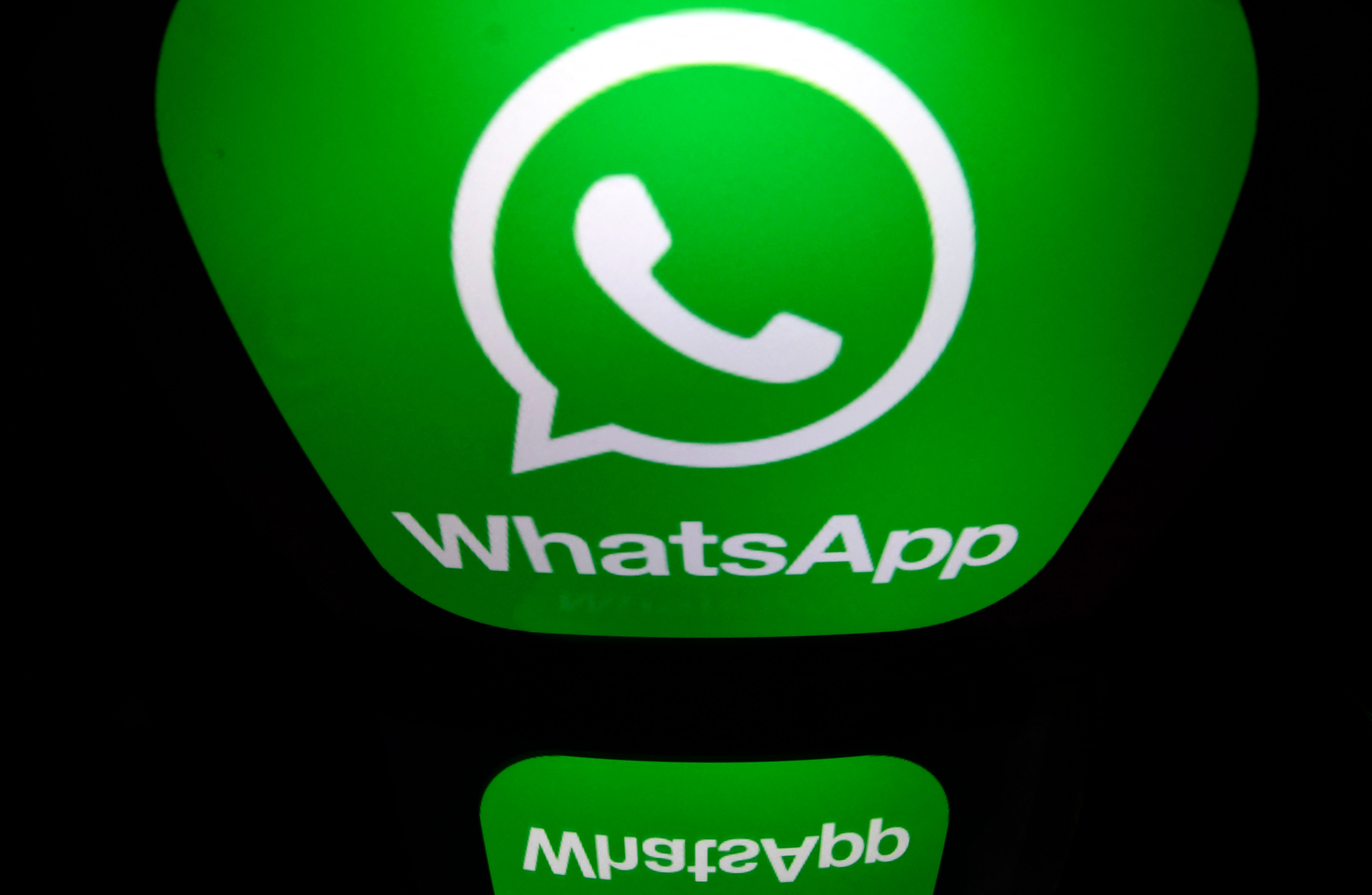 Foto de archivo del logotipo de WhatsApp. (Foto Prensa Libre: AFP)
