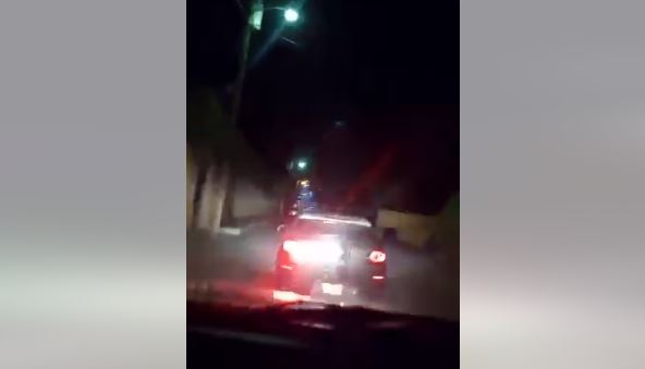 Video muestra la persecución al vehículo del jefe edil de Jocotenango. (Captura de video/Denúncialo Aquí Jocotenango/Facebook)