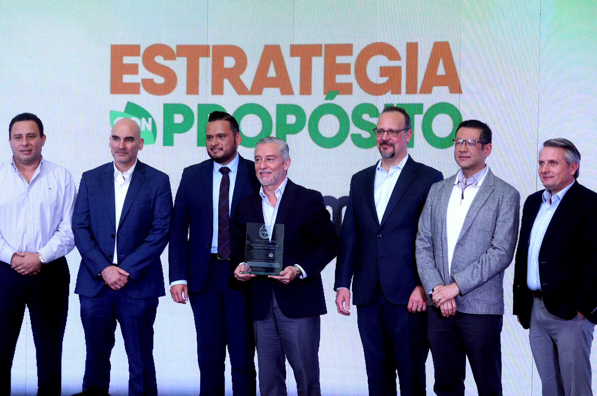 Integrantes de CMI presentan los puntos más importantes de su "Estrategia con Propósito" 