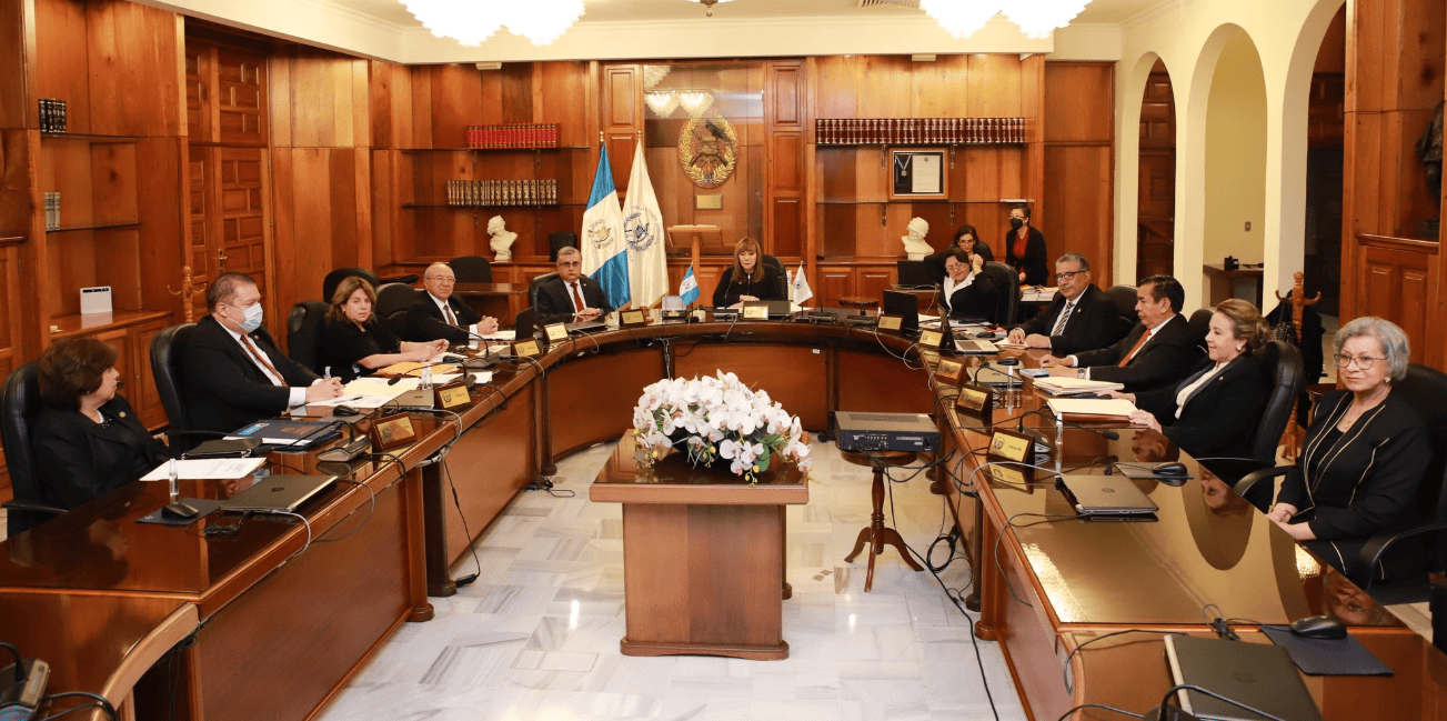 Magistrados de la CSJ confirman prolongación en el cargo y se cumplen ...