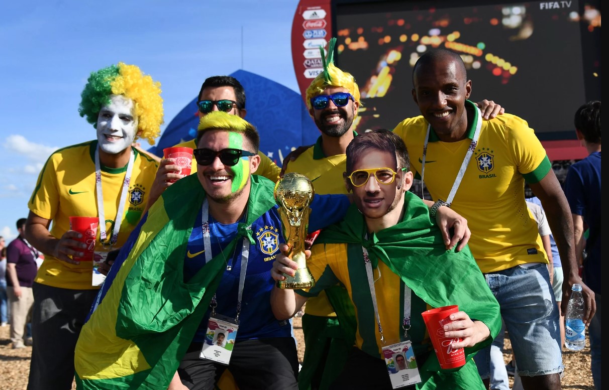 El Mundial reúne a miles de aficionados que viajan desde muchos países para ver a sus Selecciones. (Foto Prensa Libre: FIFA.COM)