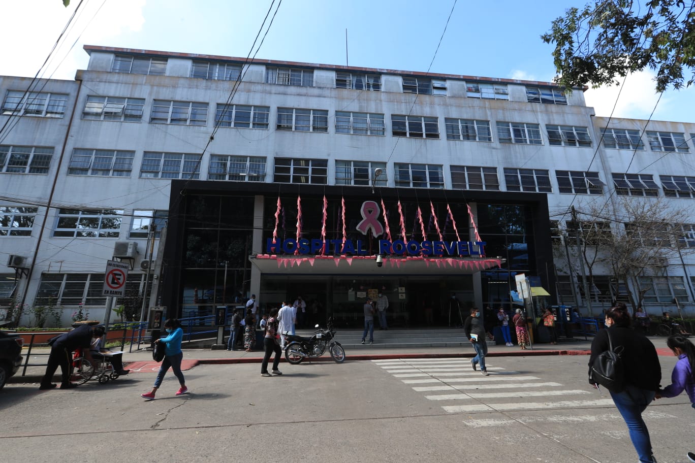 El cambio de dirección del Hospital Roosevelt se dio luego de cinco años en que el doctor Marco Antonio Barrientos estuvo a cargo. (Foto Prensa Libre: María José Bonilla)