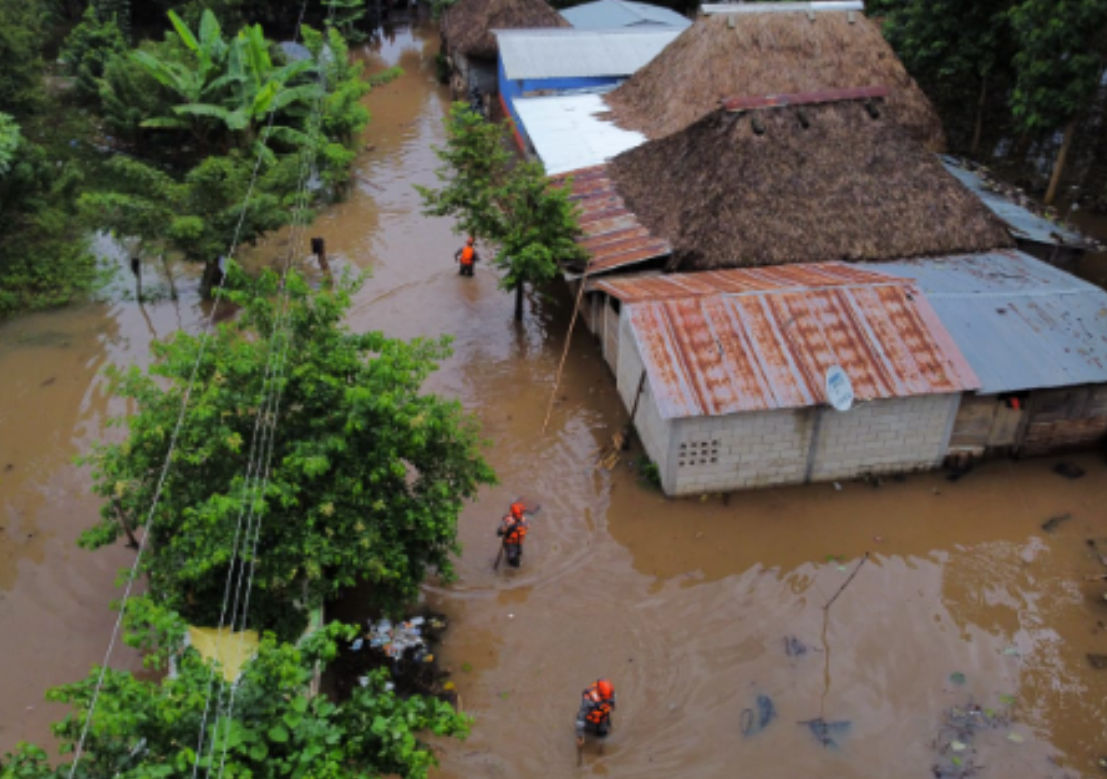 En imágenes: Así están las inundaciones en San José La Máquina por el ciclón tropical Julia