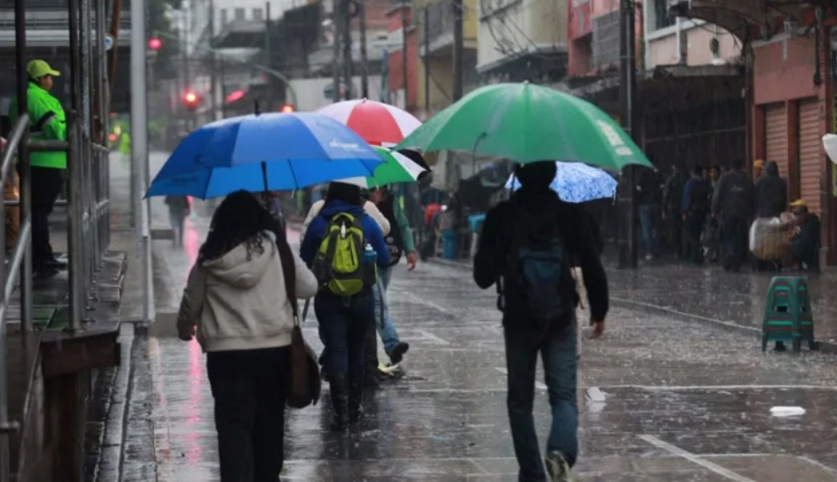 Alertan sobre posible formación de depresión tropical que provocaría lluvias en Guatemala