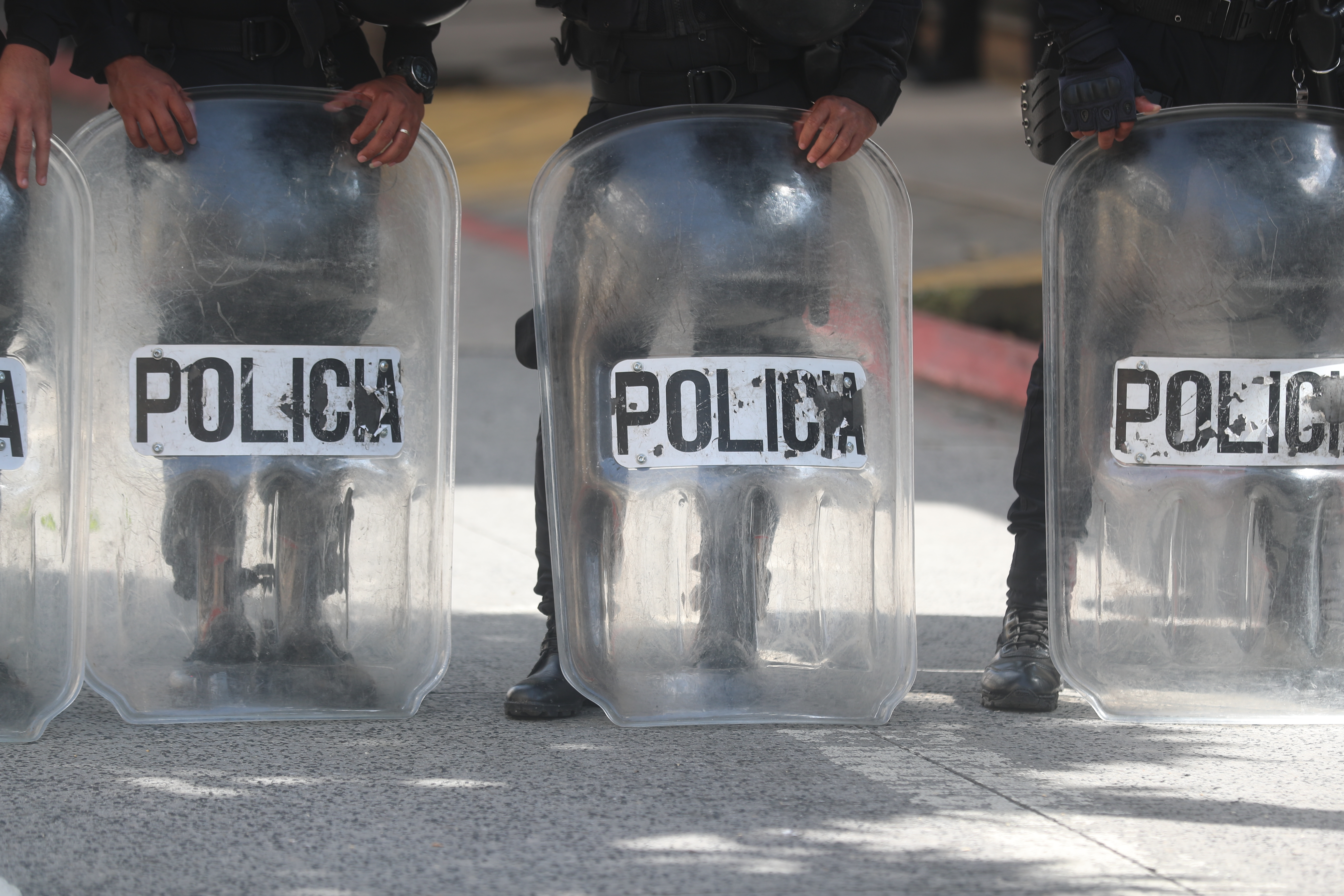 Agente de la PNC es detenido y acusado por extorsión. (Foto Prensa Libre: Juan Diego González.   121022)