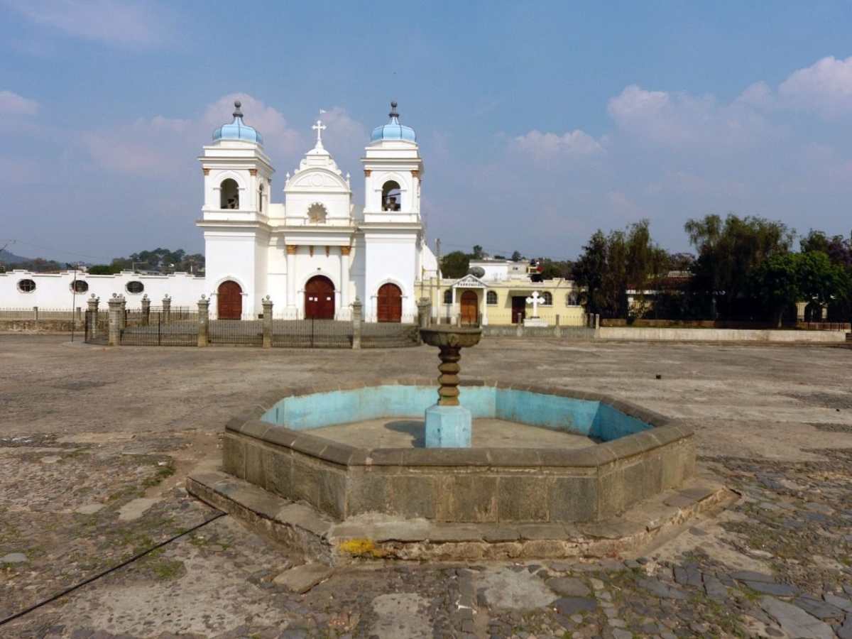 Vendedores de la Plaza de San Martín Jilotepeque tienen 15 días para desalojarla por acuerdo que la declara patrimonio cultural