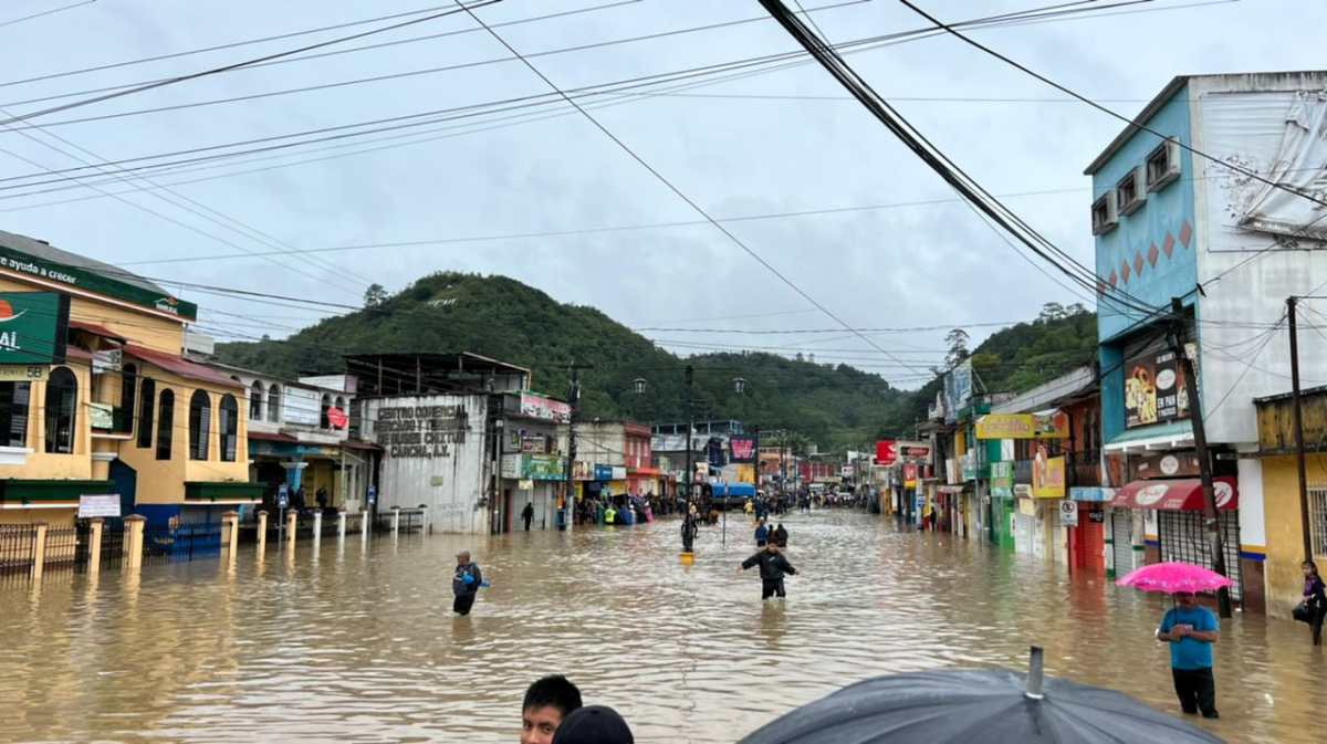 San Pedro Carchá se prepara para evacuar con lanchas a damnificados de depresión tropical Julia