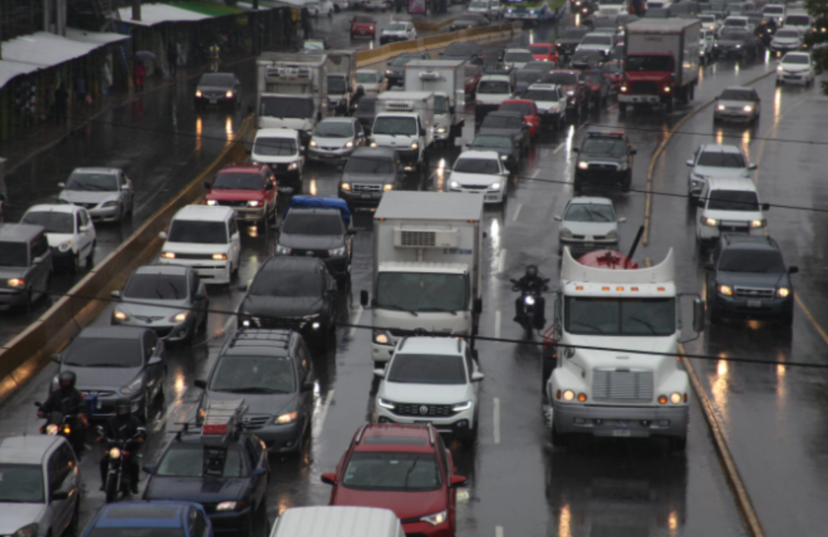 Julia: Autoridades de tránsito de la metrópoli en alerta por depresión tropical