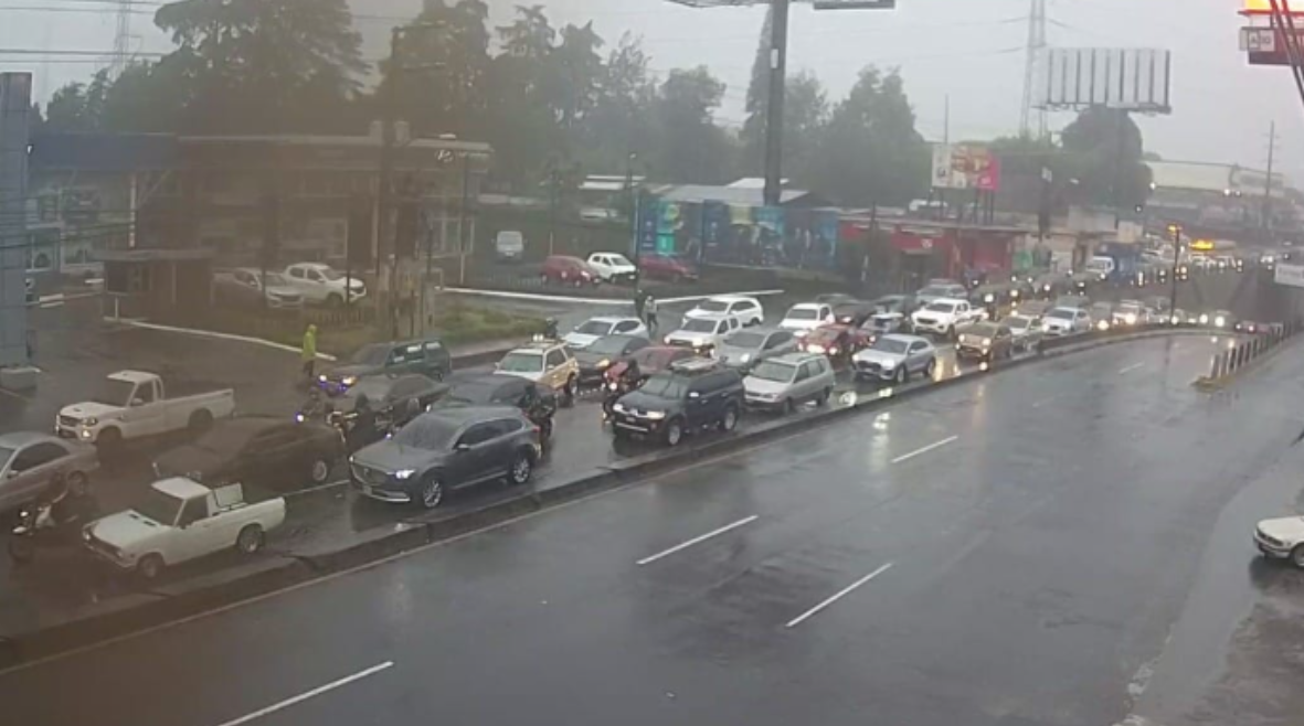 Julia: Autoridades de tránsito de la metrópoli en alerta por depresión tropical