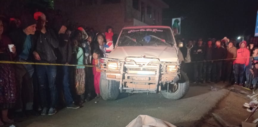 Conductor se dio a la fuga luego de arrollar a los menores de edad (Fotografía Prensa Libre: PNC)