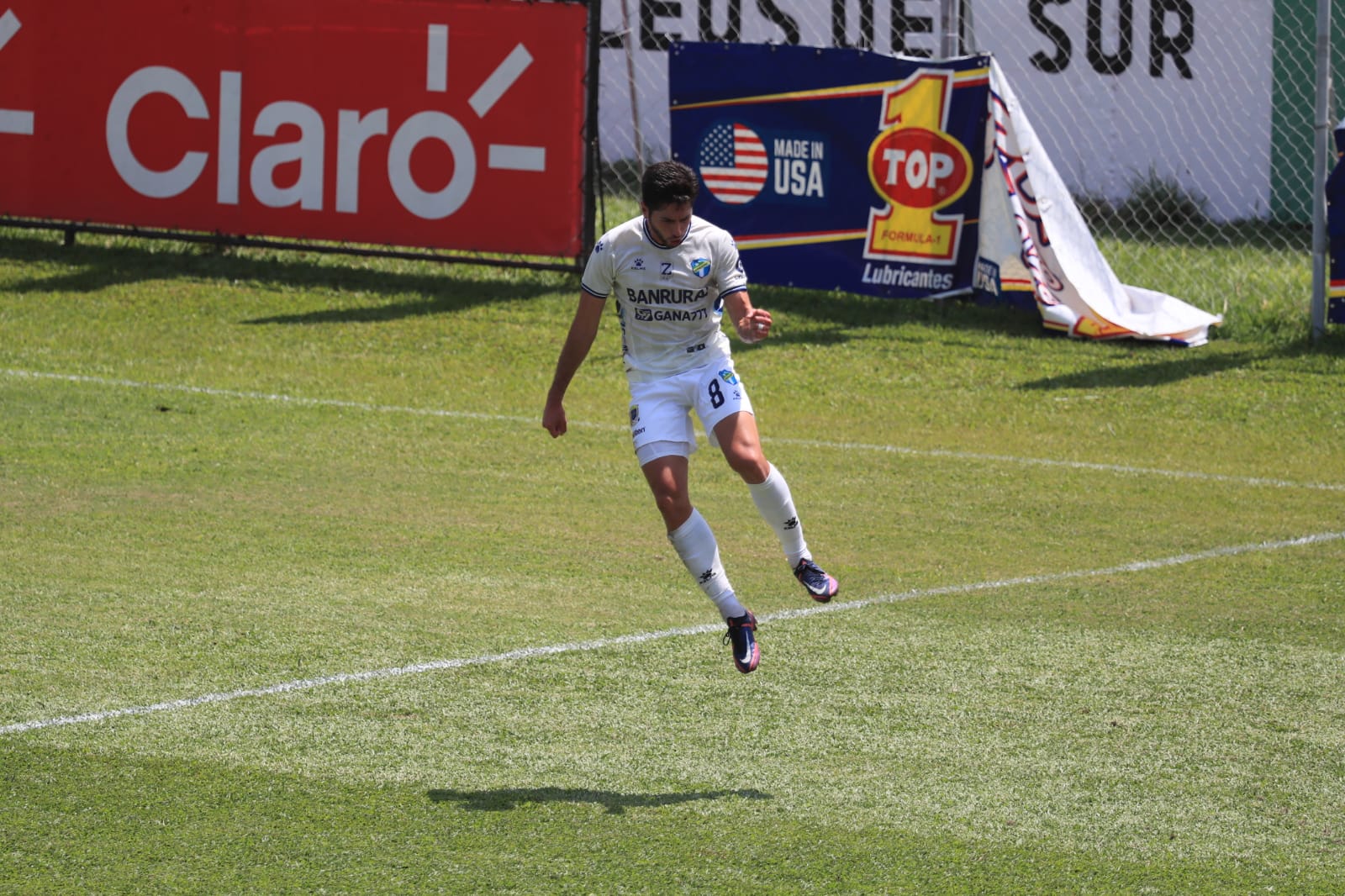 Nicolás Samayoa anotó el único gol del encuentro para darle la victoria a Comunicaciones sobre Guastatoya. Foto Prensa Libre (Elmer Vargas)