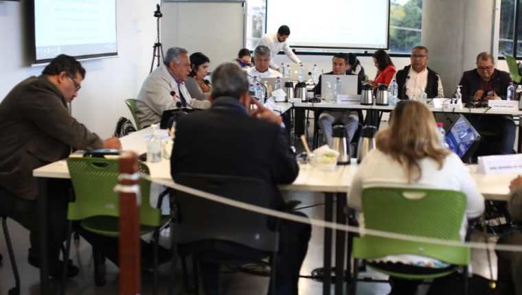 Comisión de Postulación continuará proceso mañana. (Foto Prensa Libre: Carlos Hernández)