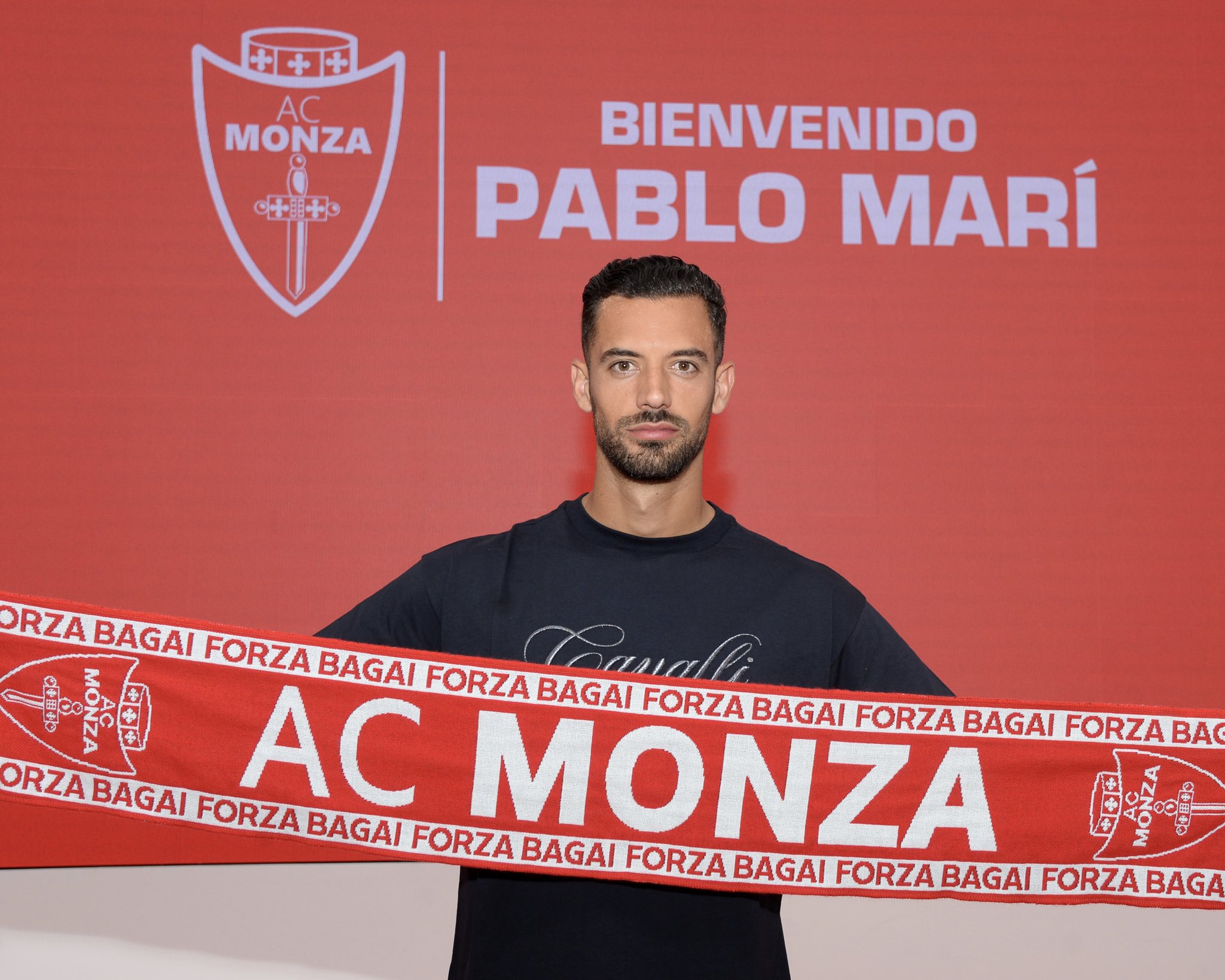 El jugador español, Pablo Marí, fue presentado por el Monza en agosto pasado. (Foto Prensa Libre: Pablo Marí/Twitter)