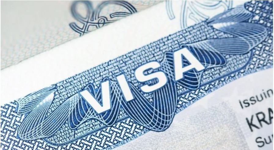 La Embajada advierte de que el proceso para aplicar a lotería de visas no requiere de tramitadores. (Foto: Hemeroteca PL)