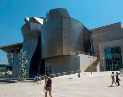 Efecto Guggenheim: cómo un espectacular museo cambió la suerte (y la faz) de Bilbao