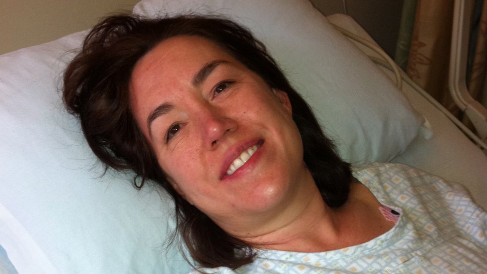 Sarah McDonald fue diagnosticada con dos cánceres simultáneos y se sometió a tratamientos de nueve meses para ambos.
SARA MCDONALD
