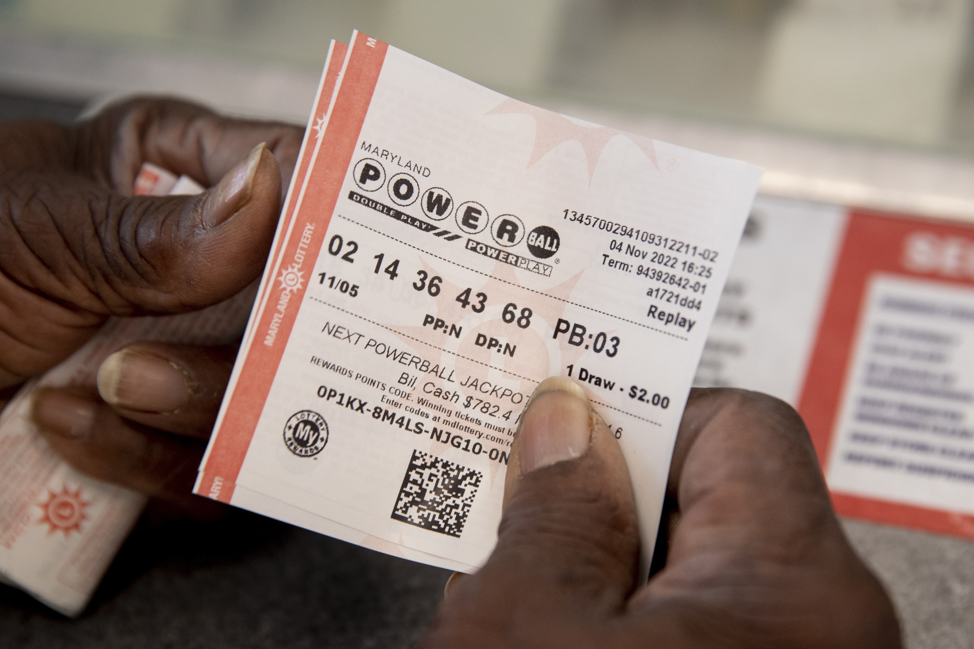 Estos son los 10 premios más grandes dados en la lotería Powerball. (Foto Prensa Libre: EFE)