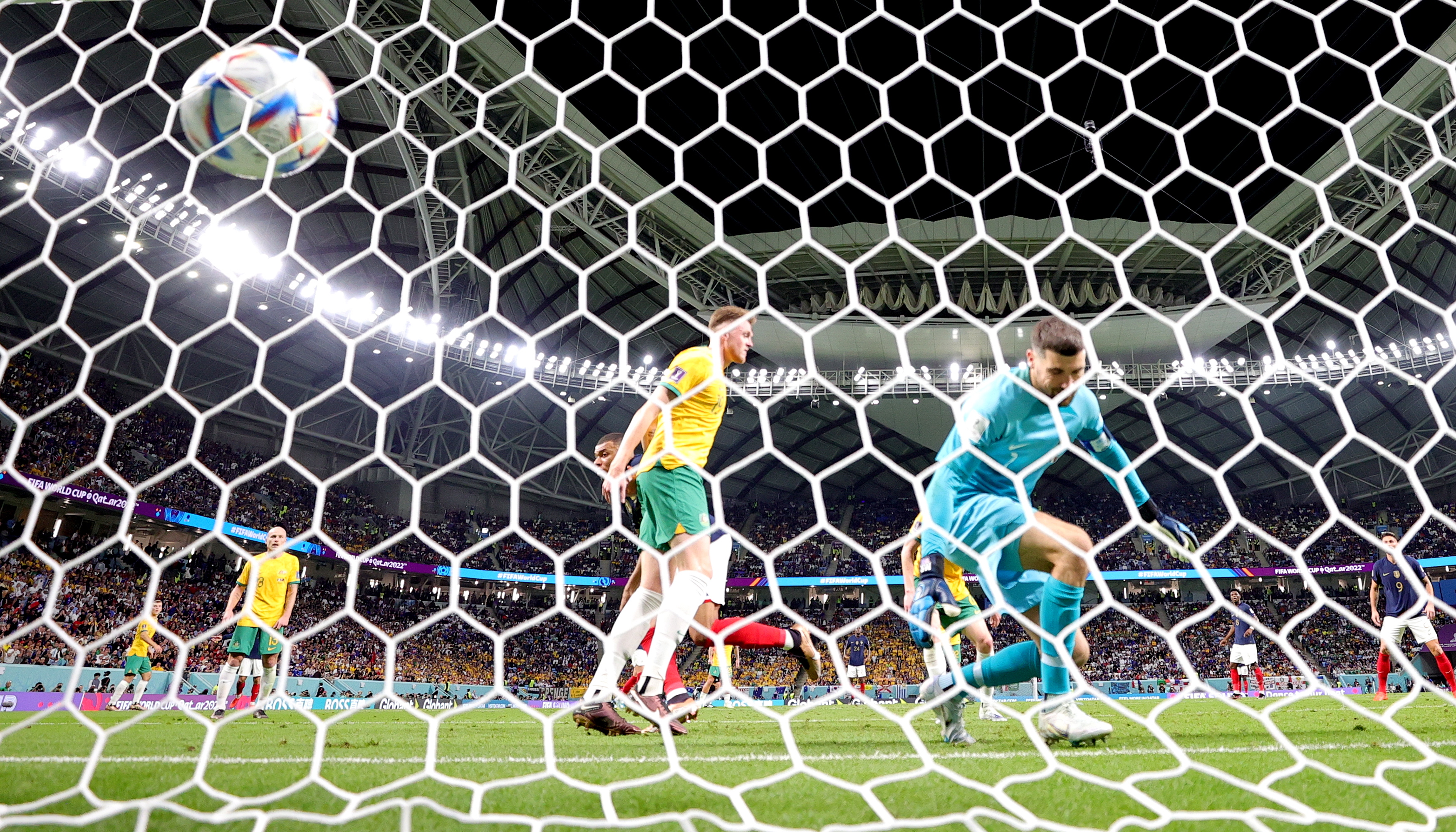 Historias inquietantes de los Mundiales que han vivido los futbolistas. 
Futbolistas destacados han vivido historias inquietantes en los mundiales de futbol. (Foto Prensa Libre: EFE)