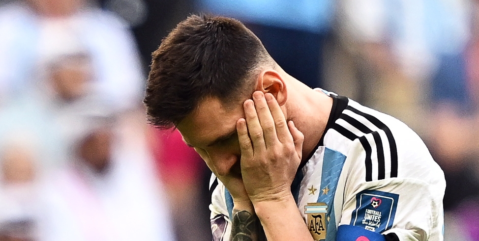 Messi y Argentina recibieron un golpe de realidad frente a la modesta Arabia Saudita. (Foto Prensa Libre: EFE)