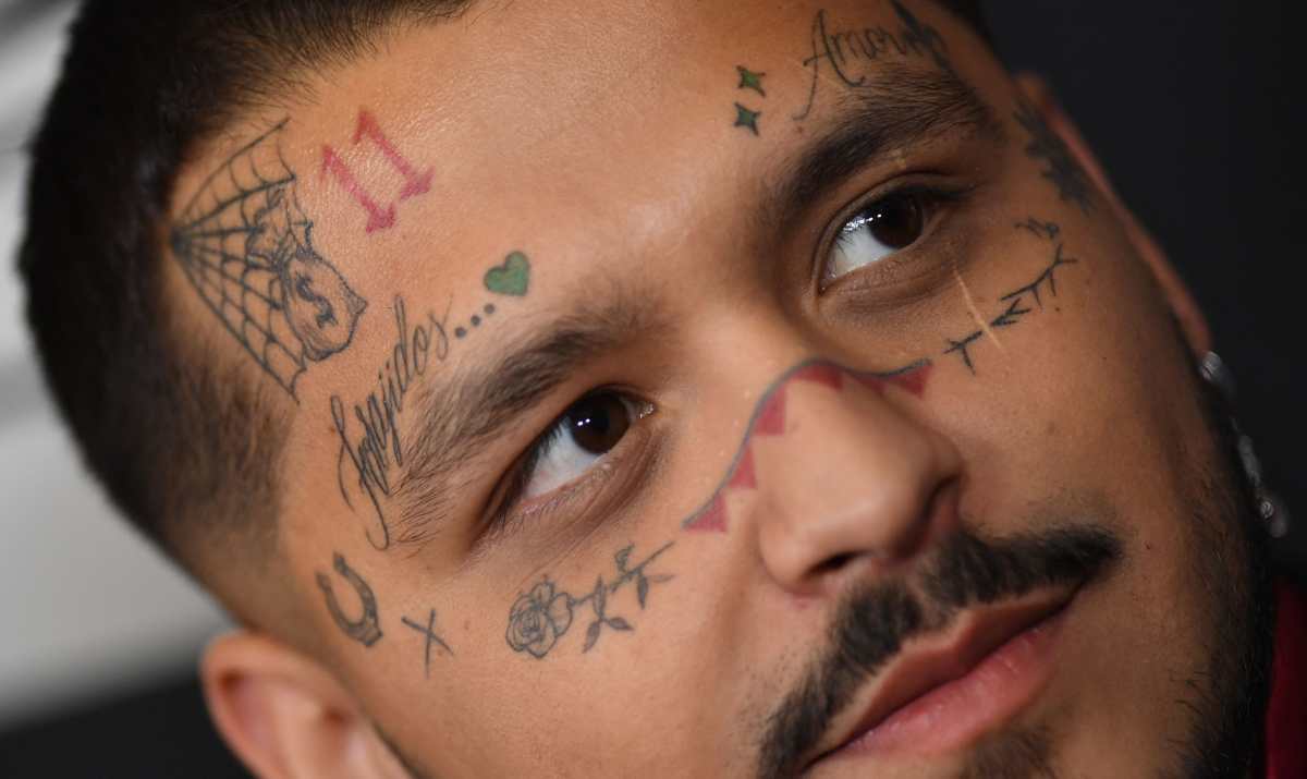 Christian Nodal tatuajes de la cara