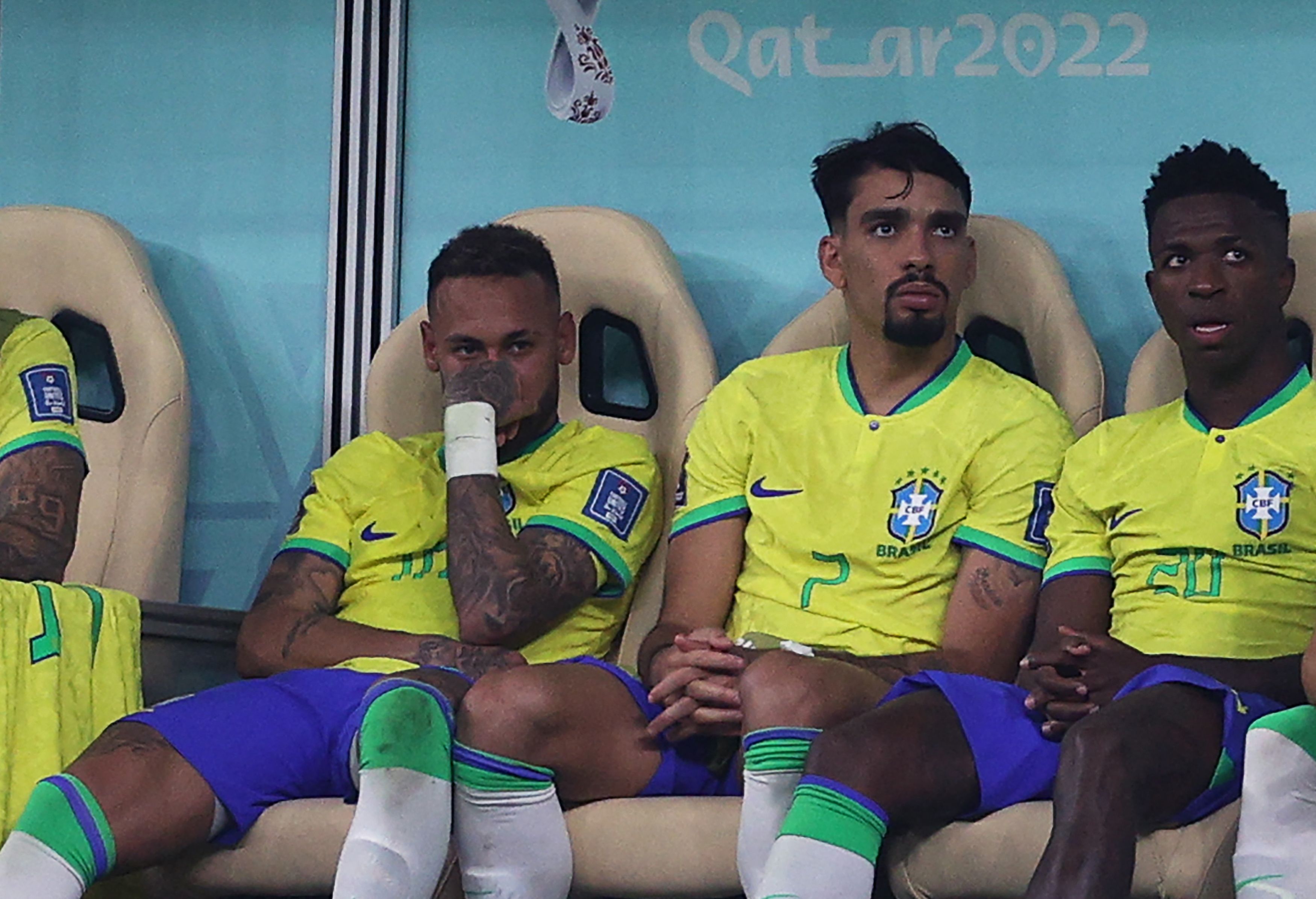 Neymar se encuentra en recuperación tras su lesión de tobillo, pero sorprendió también que no asistió al estadio donde Brasil logró ganarle a Suiza. (Foto Prensa Libre: AFP)