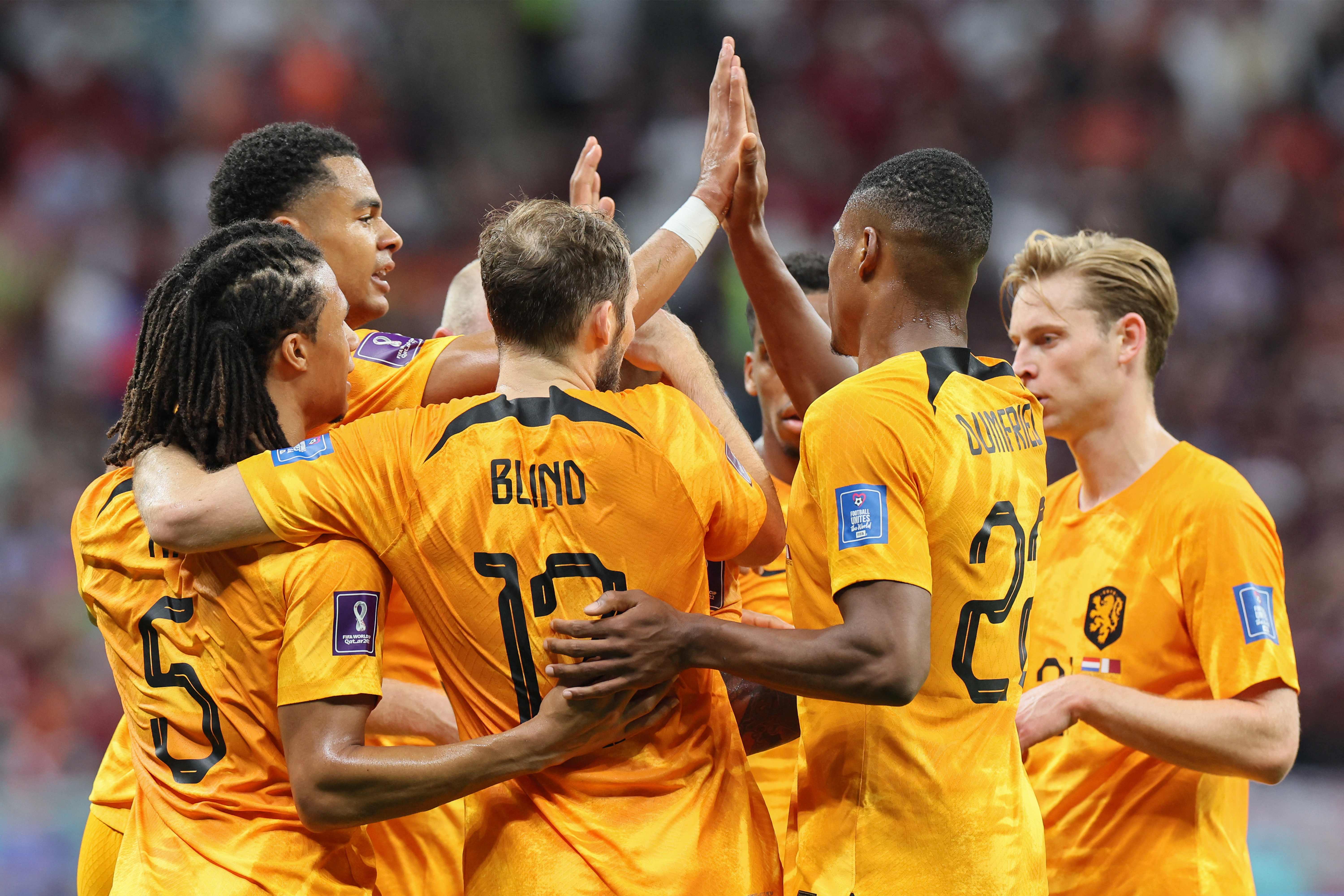 Con siete puntos, Países Bajos logró quedarse con el boleto a octavos de final de la Copa del Mundo. (Foto Prensa Libre: AFP)