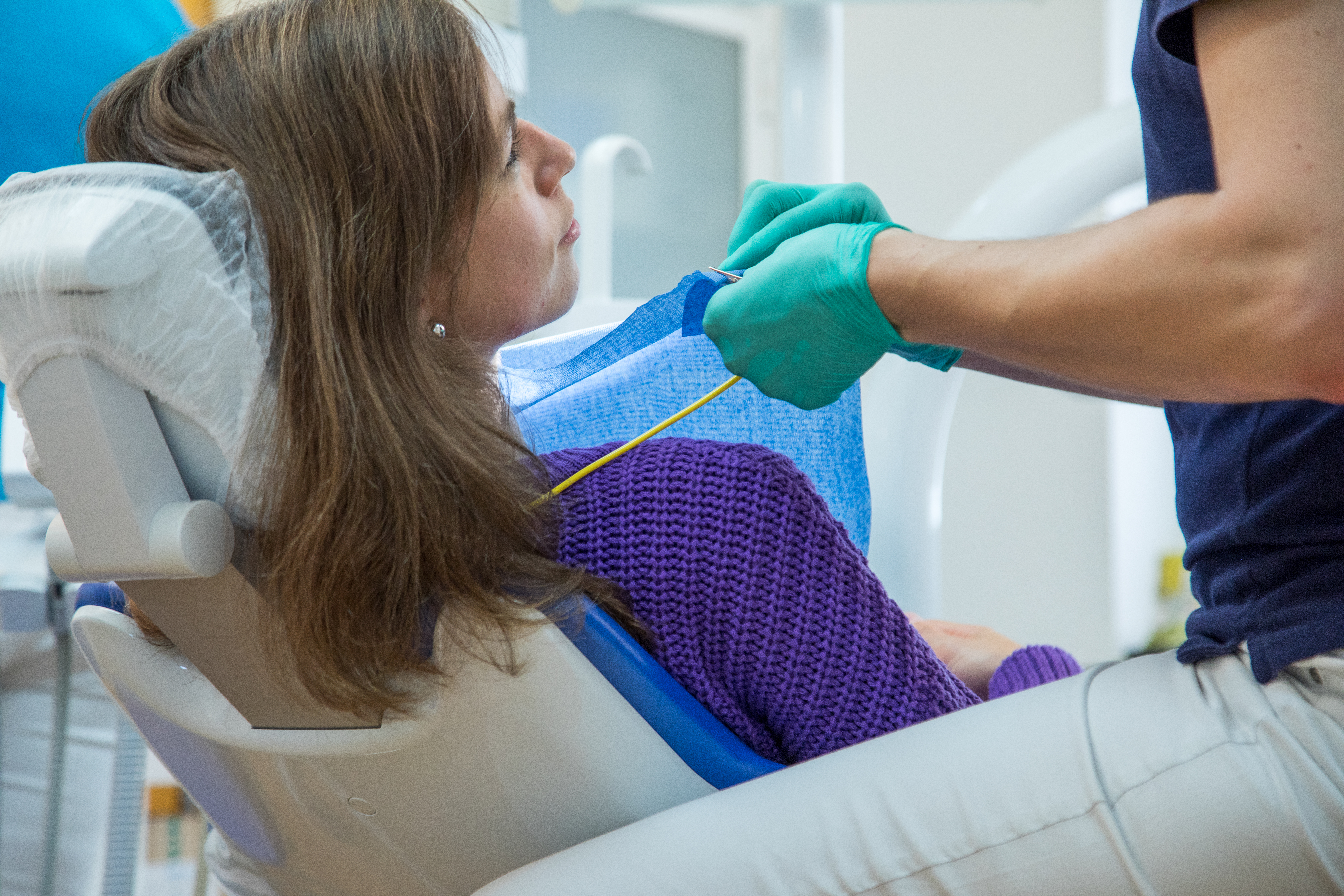 Muelas del juicio: Beba mucho líquido y coma proteínas tras operación