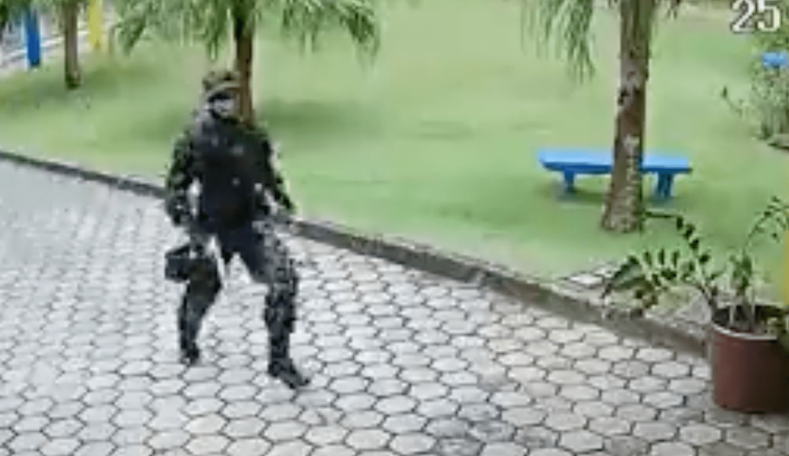 El gobernador de Espírito Santo, en Brasil, indicó que ya se ha detenido al presunto responsable de los ataques en dos escuelas, quien incursionó con ropa tipo militar. (Foto Prensa Libre: Captura de pantalla / Twitter)