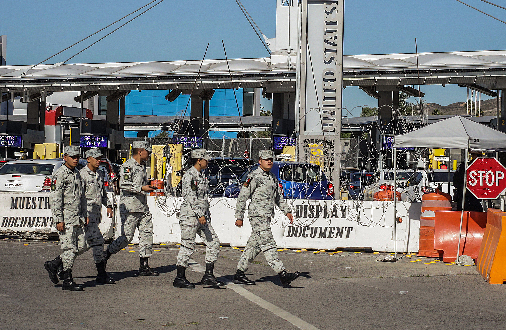 Juez de EE. UU. ordena suspender norma que bloquea a migrantes en frontera