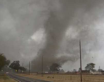 Videos: graban los momentos en que varios tornados impactan los estados de Oklahoma y Texas en EE. UU.