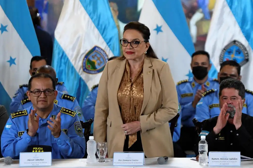 La presidenta de Honduras, Xiomara Castro, anunció el viaje de una comitiva a EE. UU. para concretar la llegada de una misión anticorrupción a ese país. (Foto Prensa Libre: AFP)