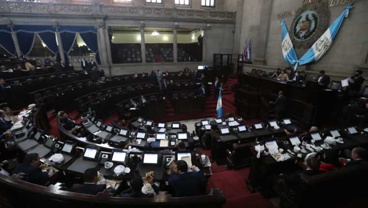 Diputados del Congreso de la República aprueban el Presupuesto 2023. (Foto Prensa Libre: Roberto López)