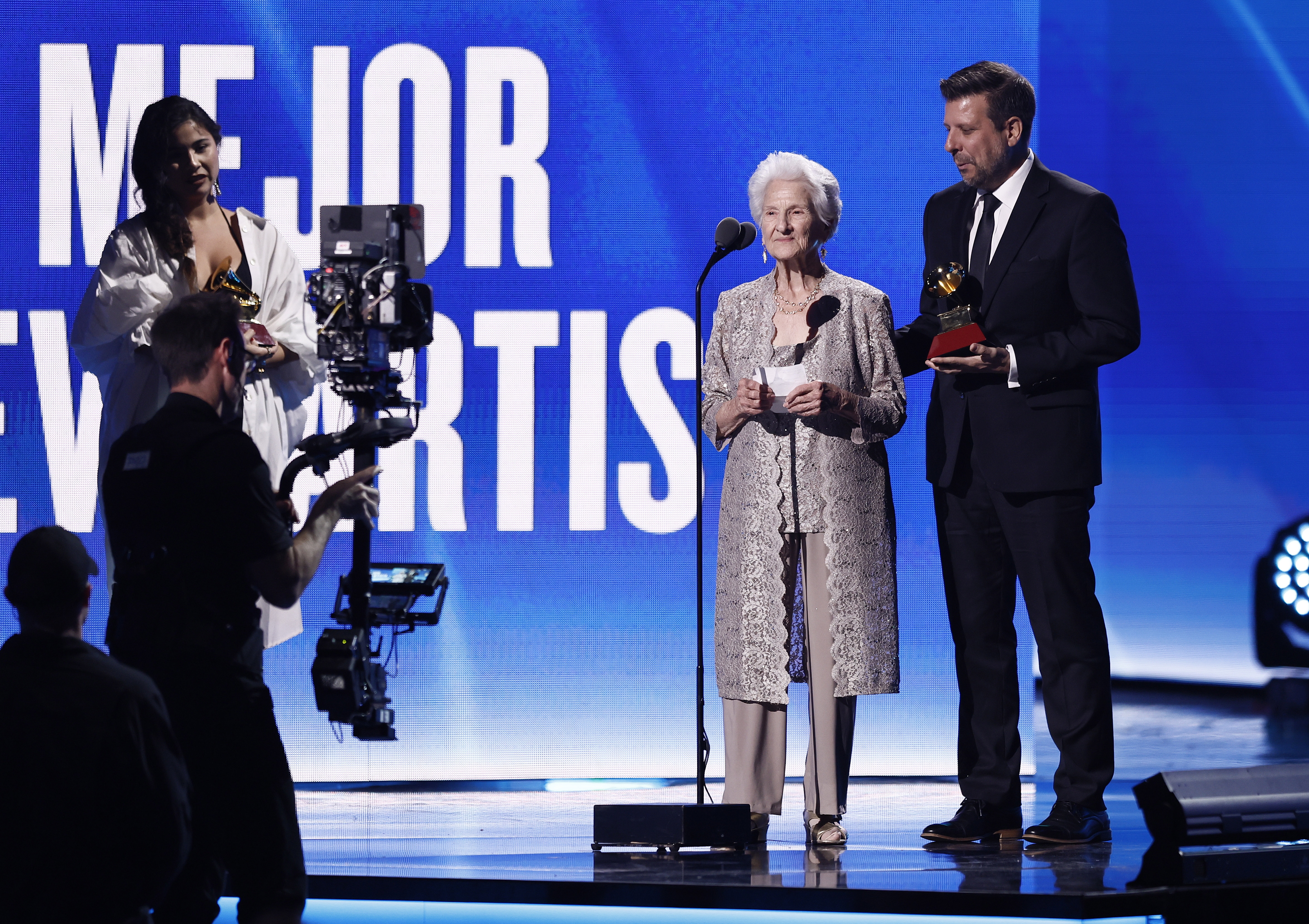  Ángela Álvarez y Silvana Estrada, mejor nuevas artistas en los Latin Grammy (Foto Prensa Libre: EFE)