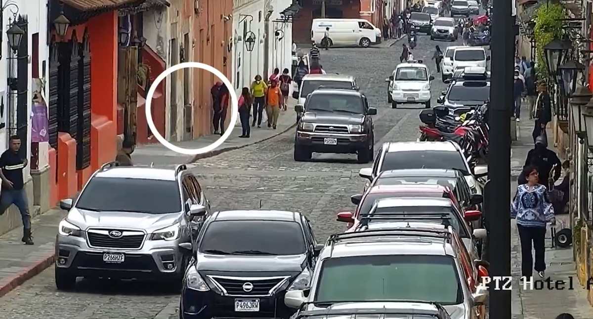 Video: Así fue como una denuncia en el botón de alerta llevó a la captura de dos presuntas estafadoras en la Antigua Guatemala