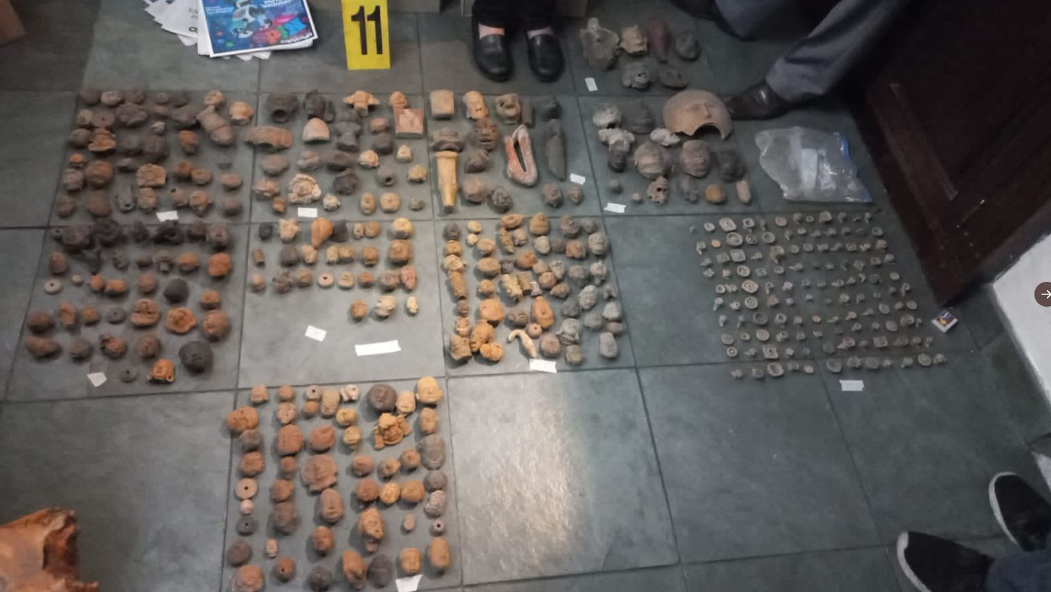 722 piezas arqueológicas  fueron ubicadas en la casa de esposos estadounidenses que fueron detenidos recientemente por transporte de bienes culturales en Antigua Guatemala. (Foto Prensa Libre: MP)