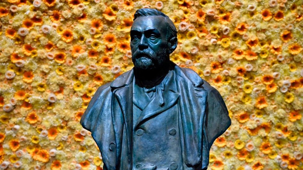 Busto del creador del premio, Alfred Nobel. Getty Images