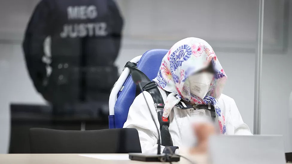 La mecanógrafa de 97 años condenada por su complicidad en 10.500 asesinatos en uno de los últimos juicios por el nazismo