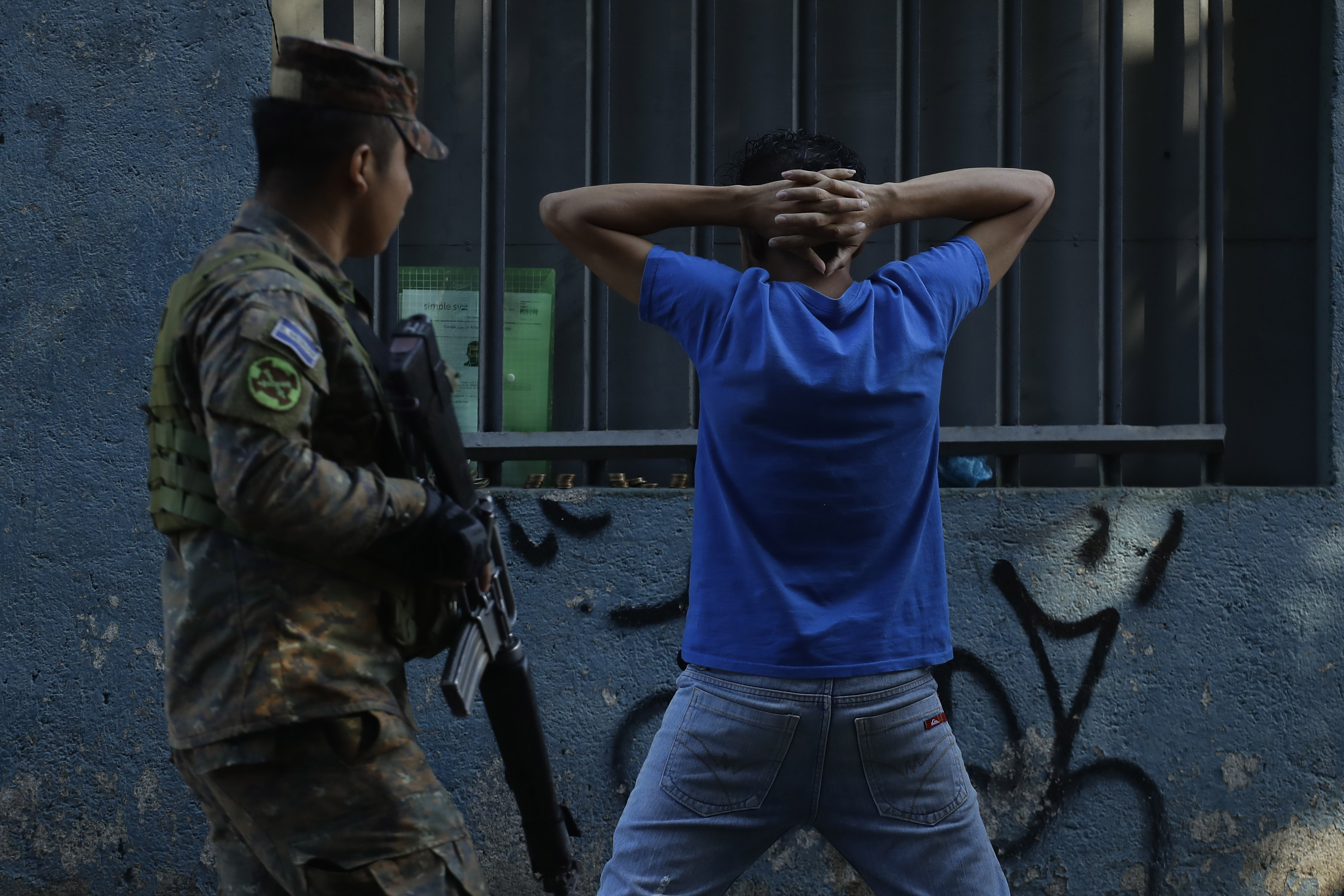 Desde el año pasado las fuerzas de seguridad han detectado como pandilleros de El Salvador buscan evadir a la justicia de su país, trasladándose a Guatemala para continuar delinquiendo. EFE/ Rodrigo Sura