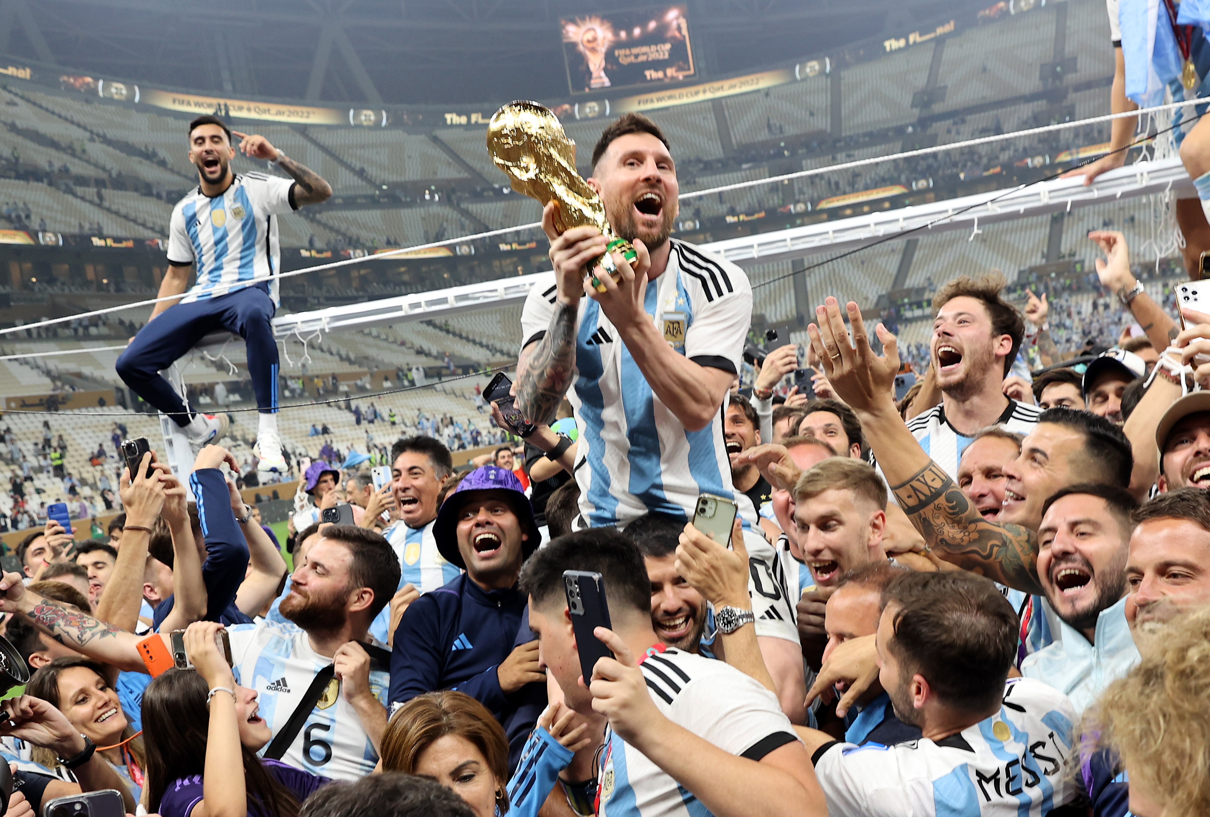 Lionel Messi y Argentina rompieron una sequía mundialista de 36 años sin lograr ser campeones. (Foto Prensa Libre: EFE)