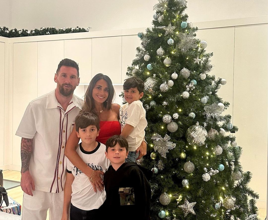 Un baile y foto en familia: Así celebraron Leo Messi y Antonela Roccuzzo la Navidad