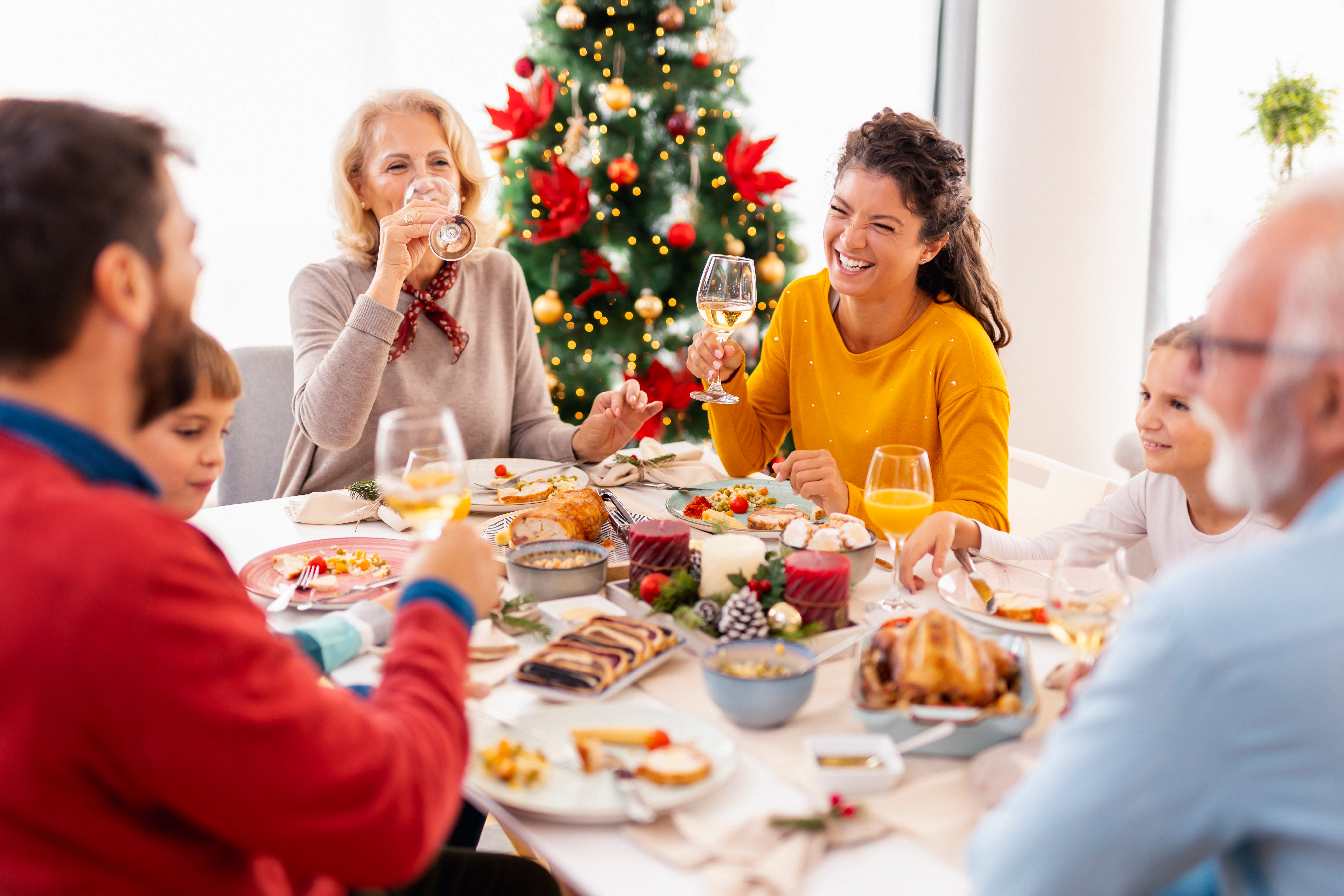 Fiestas de fin de año: Siga estas reglas para disfrutar comiendo en familia