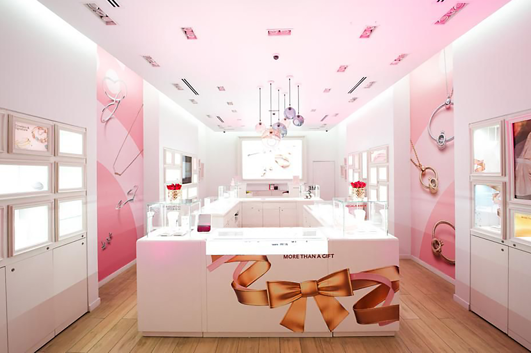 La joyería Pandora cuenta con cuatro establecimientos en la ciudad capital donde ofrece nuevas colecciones. Foto Prensa Libre: Cortesía