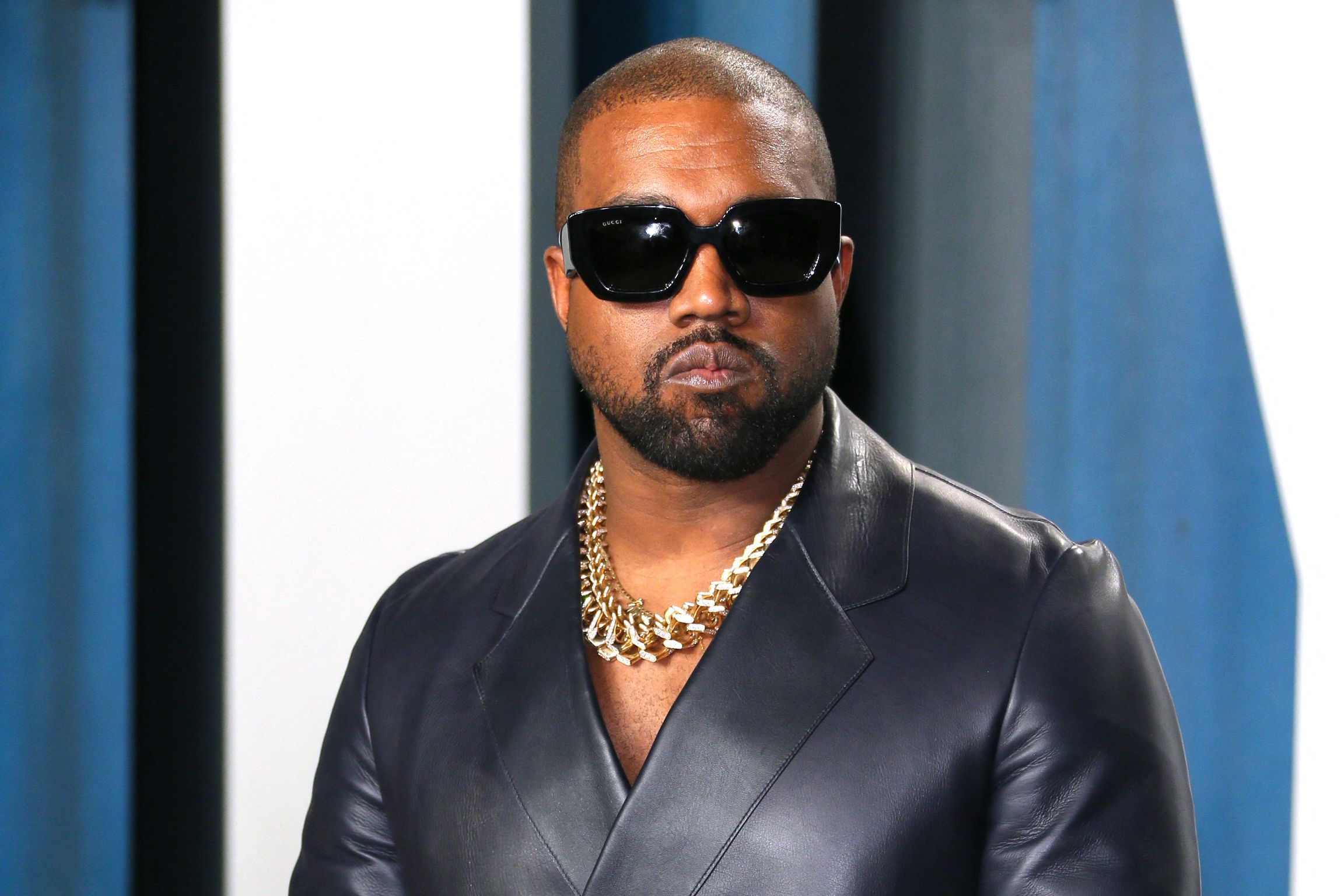 Kanye West ha sido señalado en varias ocasiones de agredir a personas que se acercan a él por un autógrafo o una fotografía. (Foto Prensa Libre: Jean-Baptiste Lacroix / AFP).