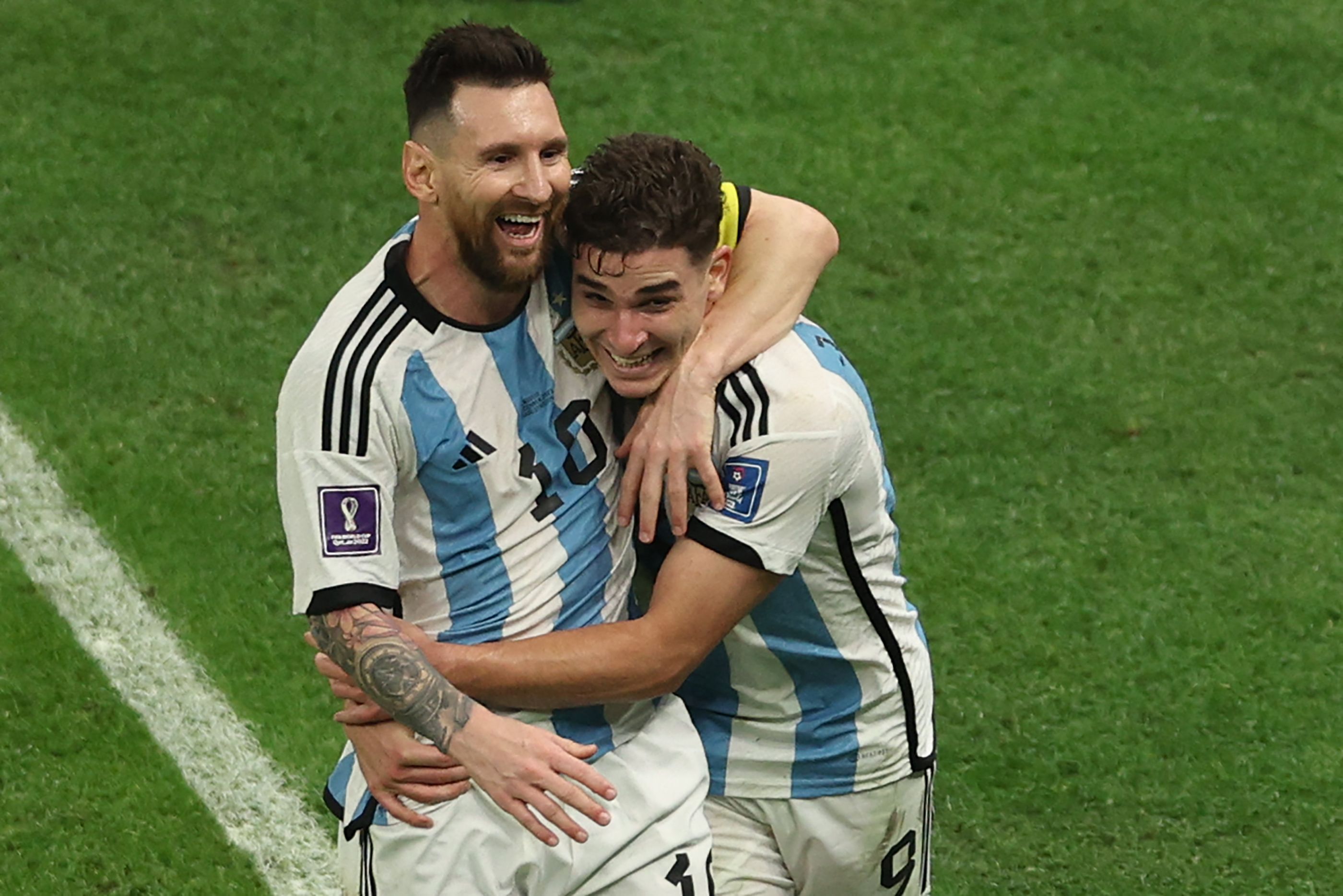 Messi y Álvarez condujeron a Argentina a su segunda final de Copa del Mundo en ocho años. (Foto Prensa Libre: EFE)