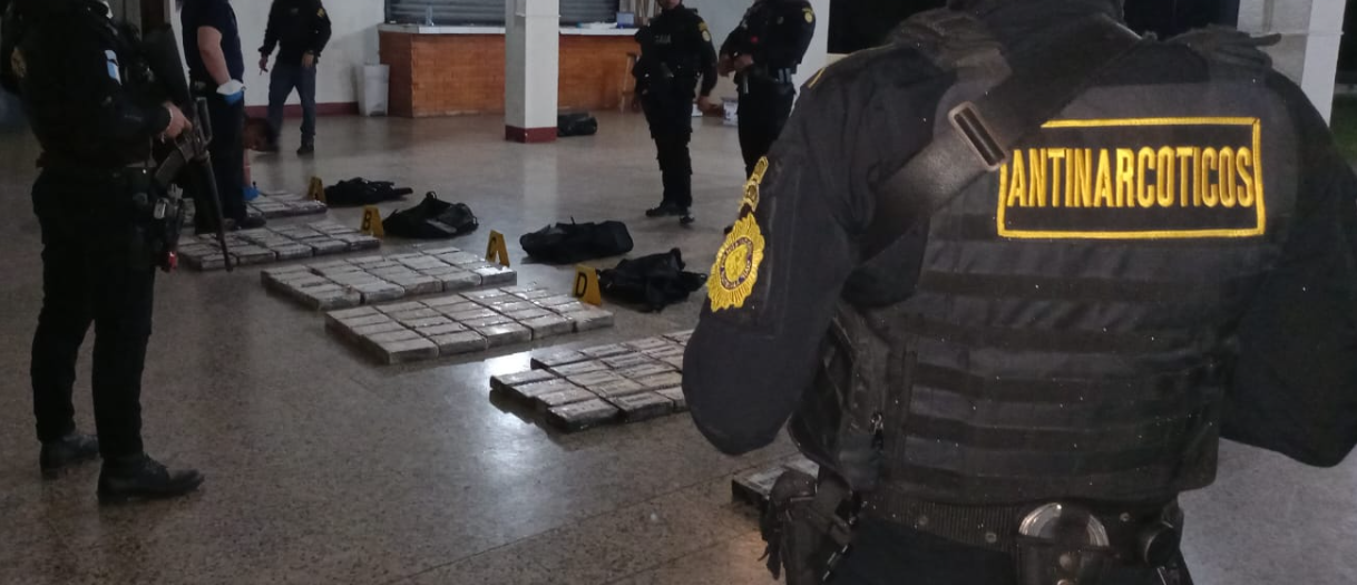 Droga en Puerto Quetzal