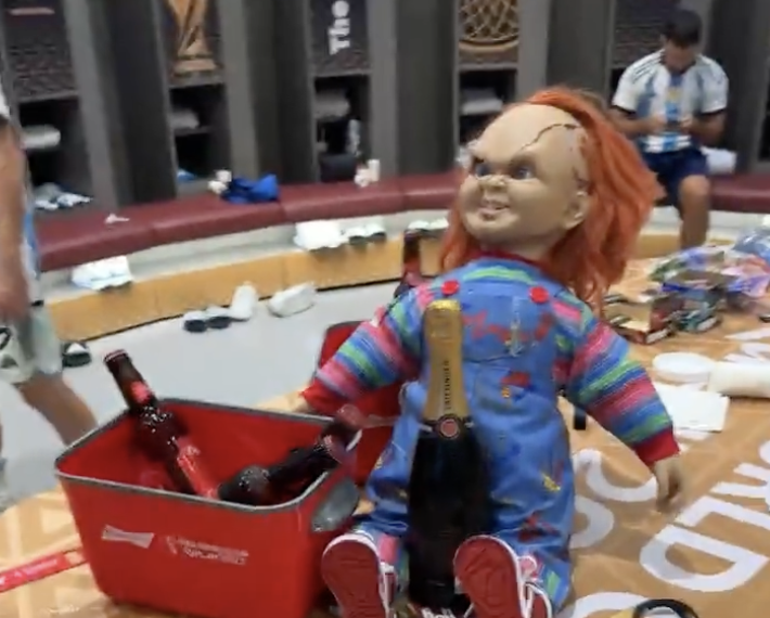 Claudio Tapia explica el origen de la cábala de Chucky. (Foto Prensa Libre: Captura de pantalla Instagram / @nicolasotamendi30)