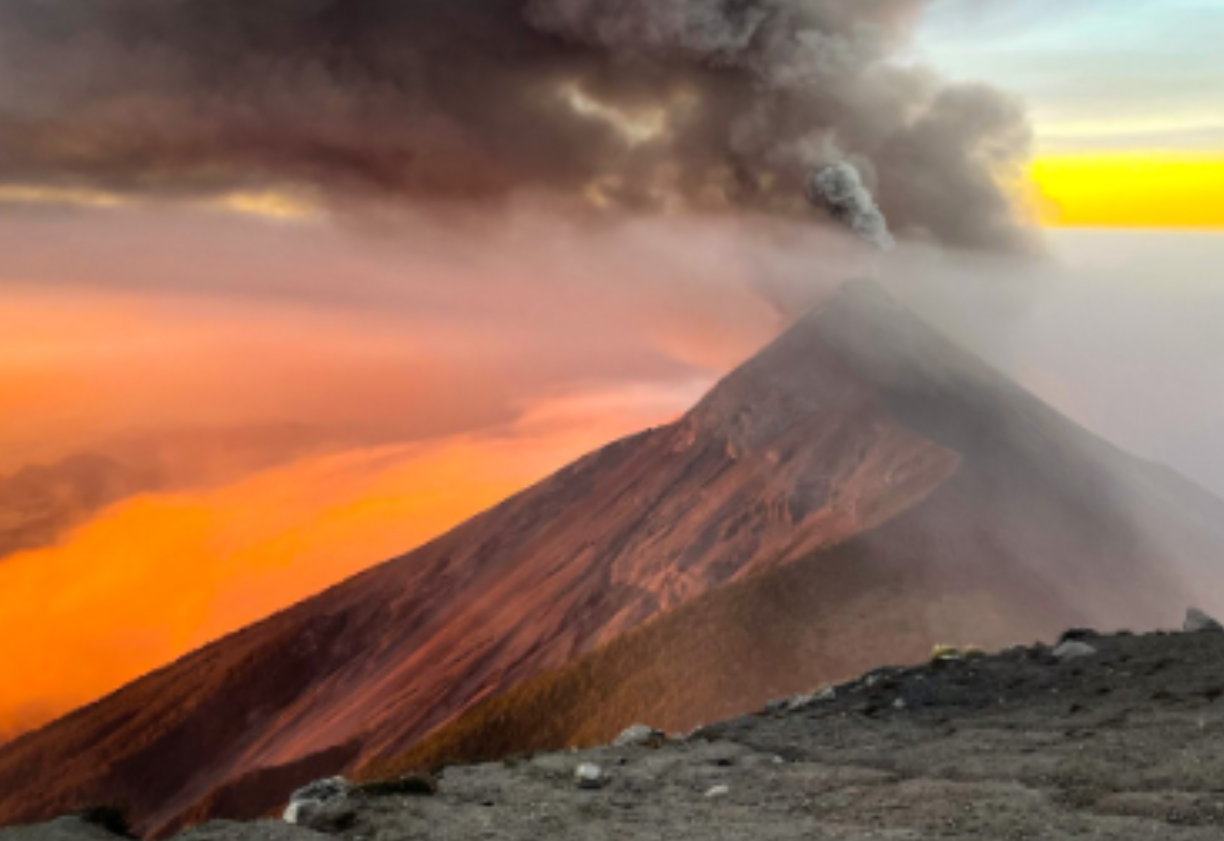 En imágenes así se vivió la erupción del Volcán de Fuego desde la cima