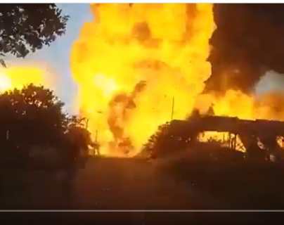 Video: Captan el momento en que un camión cisterna explota matando a nueve personas