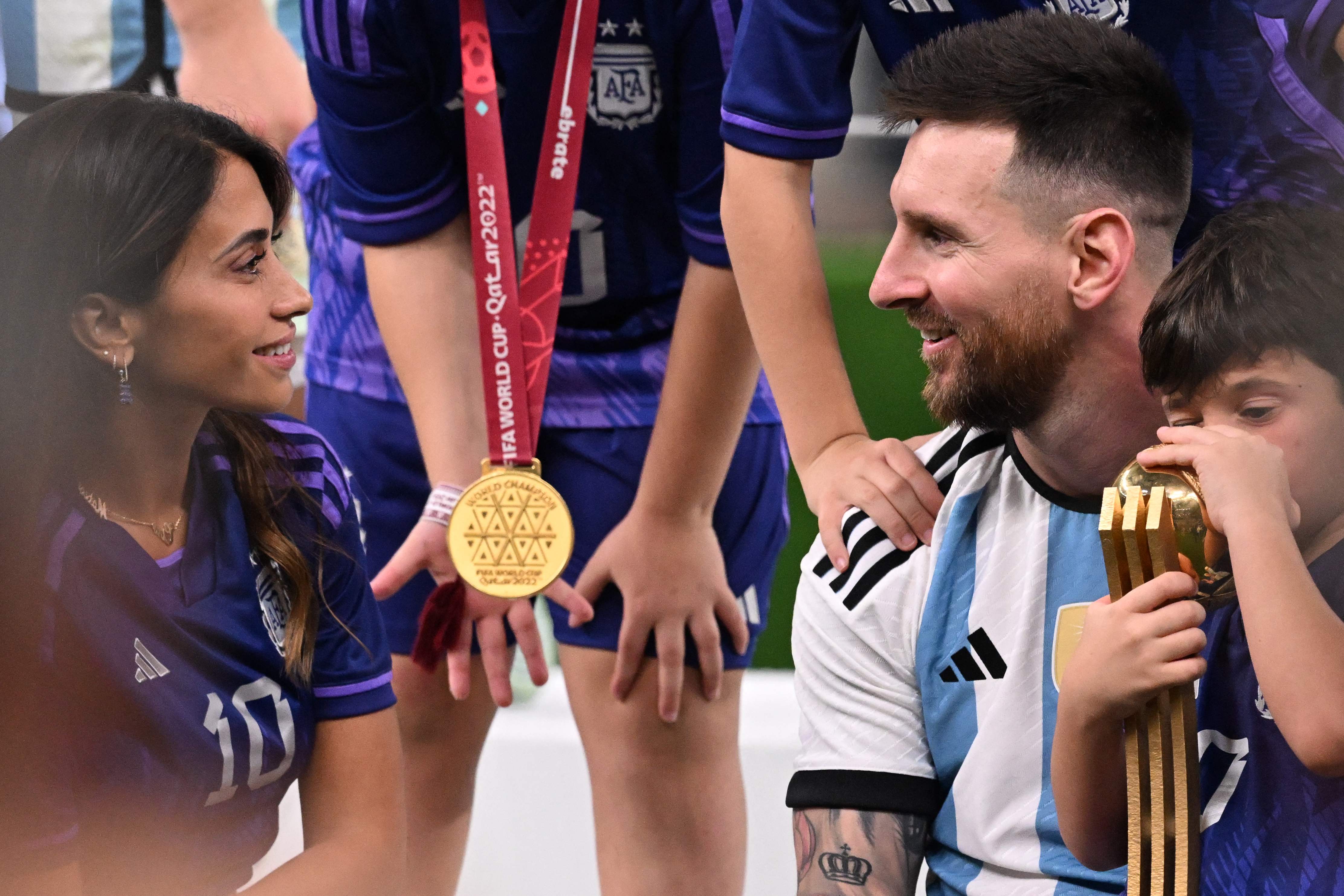 Antonela Roccuzzo se ha destacado, además por ser la esposa de Lionel Messi por ser influencer y empresaria. (Foto Prensa Libre: AFP)