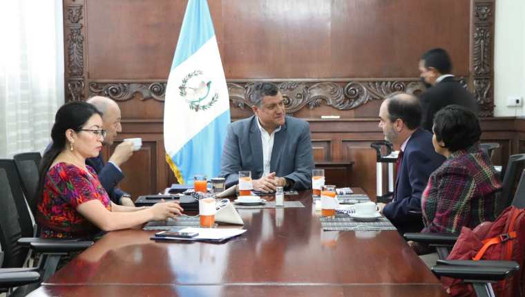 Una misión de la SIP se reúne con el vicepresidente de Guatemala, Guillermo Castillo. (Foto Prensa Libre: Vicepresidencia)